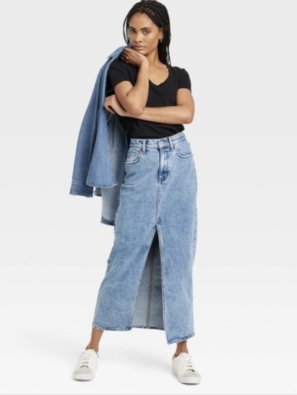 NWT Denim Maxi Skirt In Medium Wash -- Universal Thread  Size 4